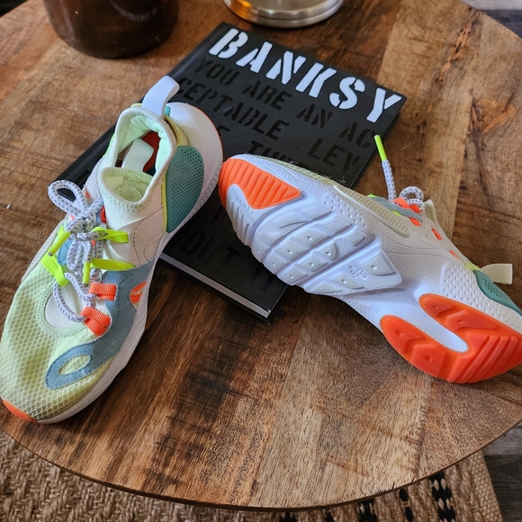 Boys Nike Huarache E.D.G.E sz 3 - Picture 2 of 4